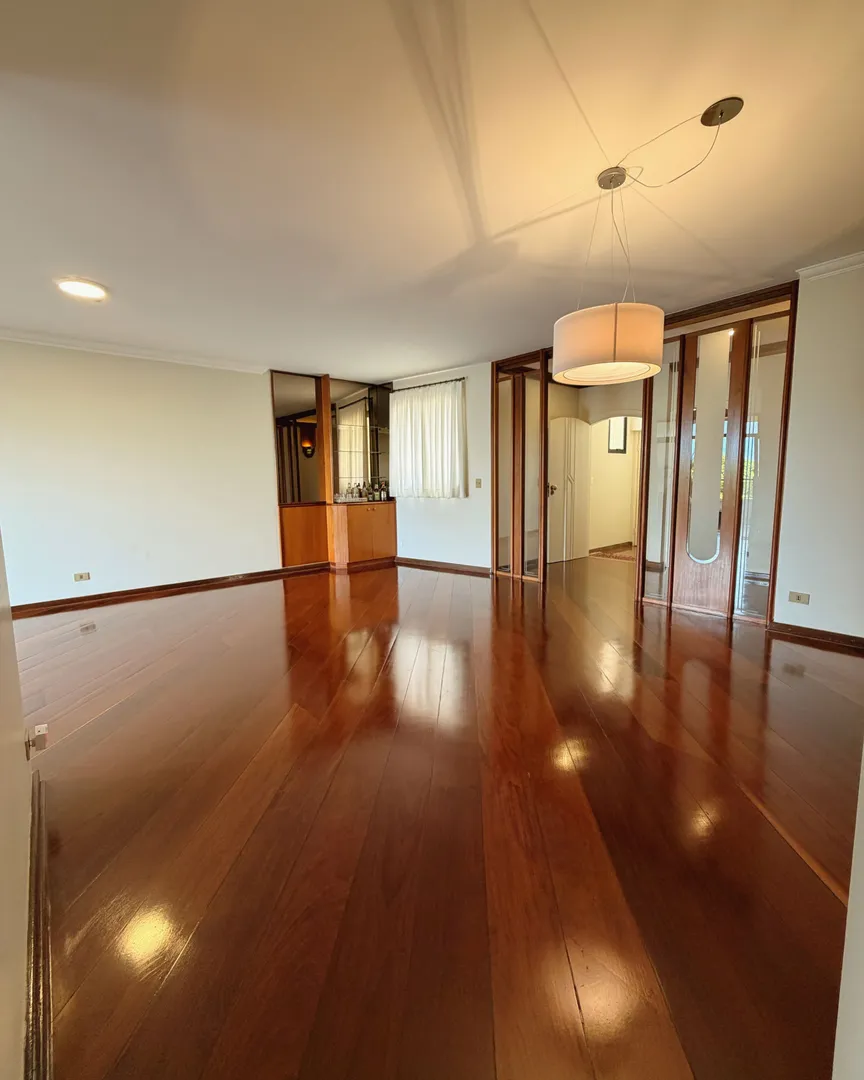Apartamento à venda no Edifício Jardim Mantiqueira.